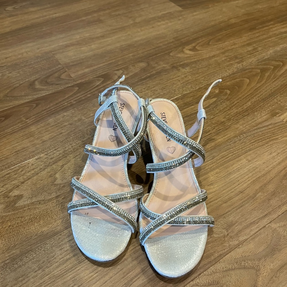Steve Madden short heel sparkly strappy sandals size 4